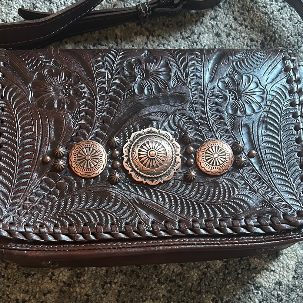 American West Brown Leather Crossbody Bag with Floral Embossing - Picture 2 of 13
